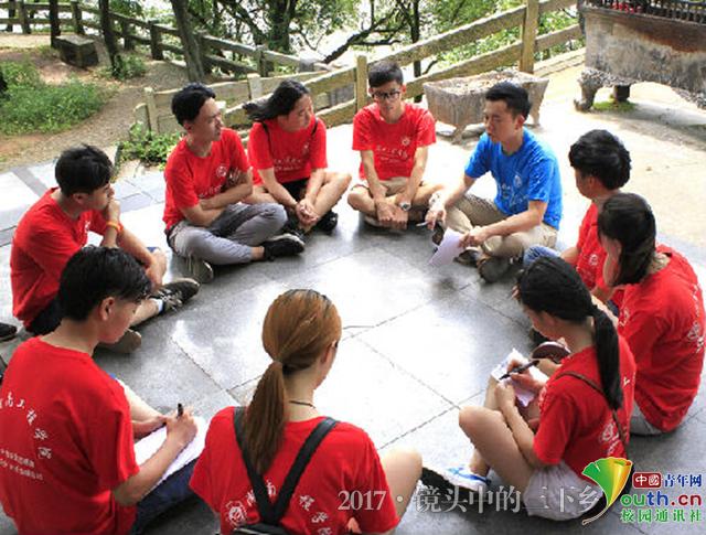 星空体育在线网页版志愿者探访老街 为灾后修复建言献策